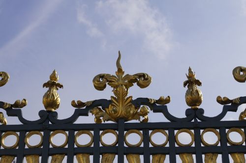 fence gold iron