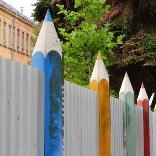 fence crayons koh-i-noor