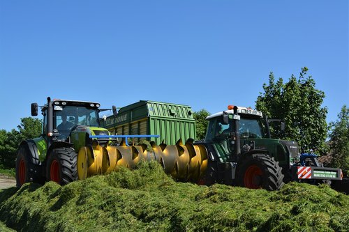 fendt  claas  crown