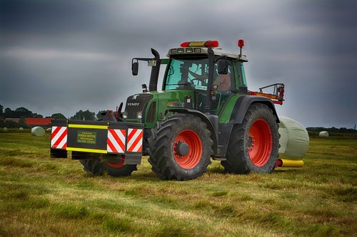 fendt  fendt 820  tractors