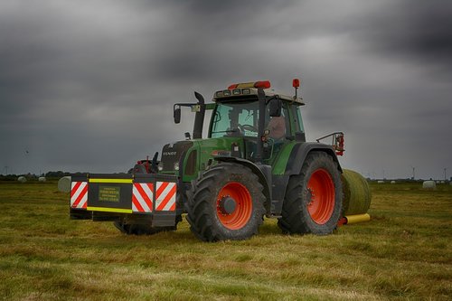 fendt  fendt 820  tractors