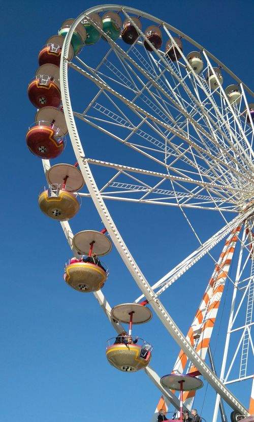 ferris wheel height folk festival
