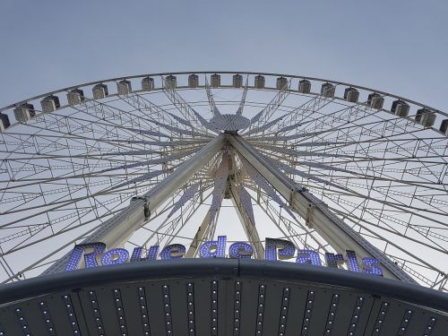 ferris wheel paris fun