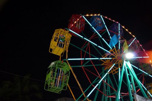 ferris wheel enjoy temple fair