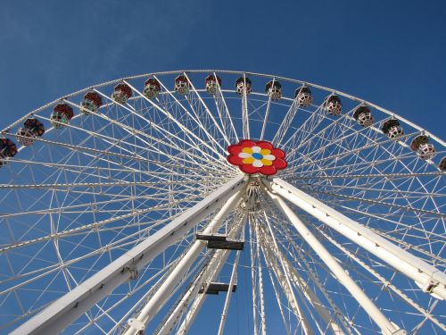 ferris wheel vienne amusement park