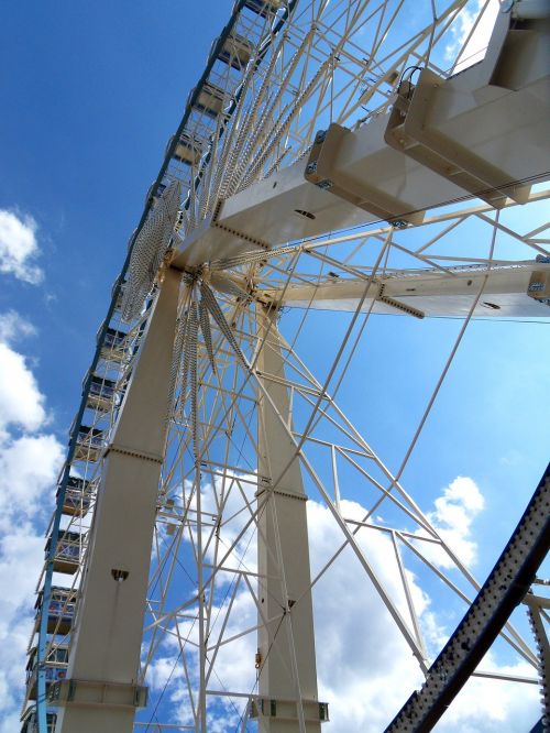 ferris wheel amusement park leisure