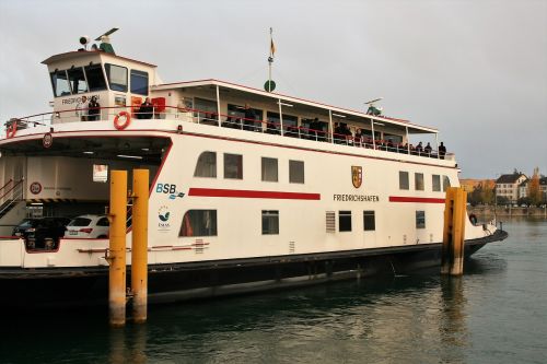ferry lake cruise