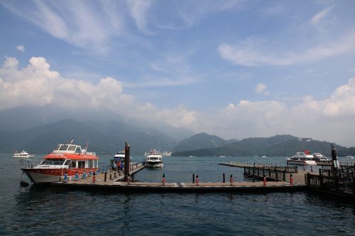ferry terminal ship sun moon lake