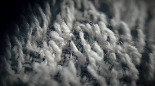 fibres carpet strings