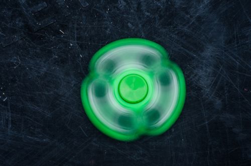 fidget spinner spin play