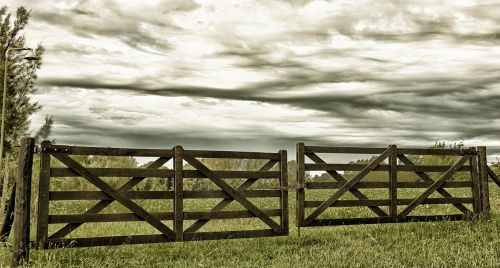 field wooden doors gate