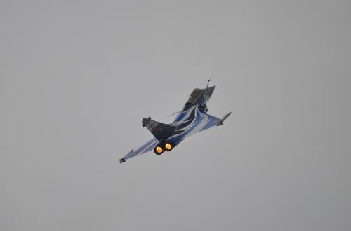 fighter jet airshow jet engine