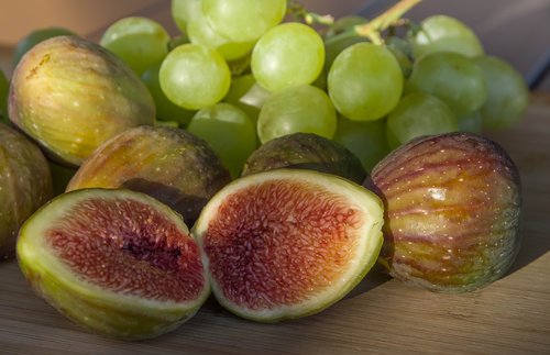 figs  grapes  fruit