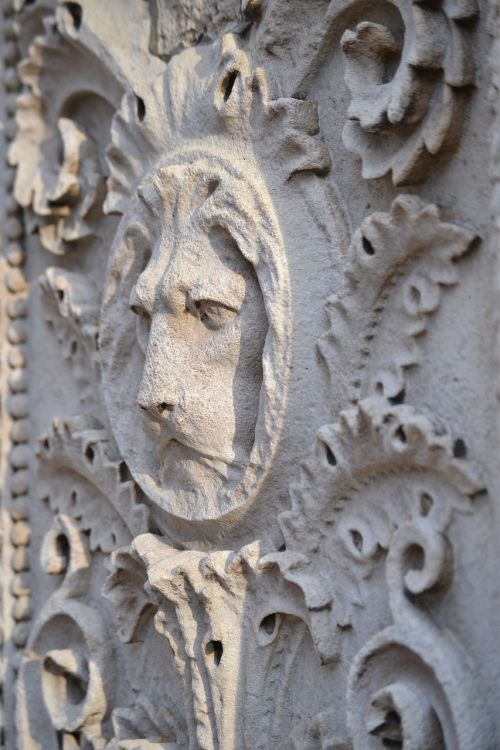 figure stone face