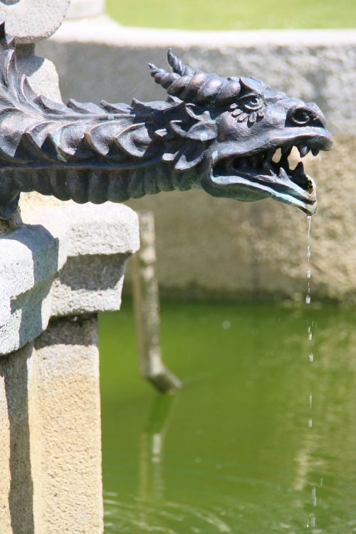 figure dragon fountain