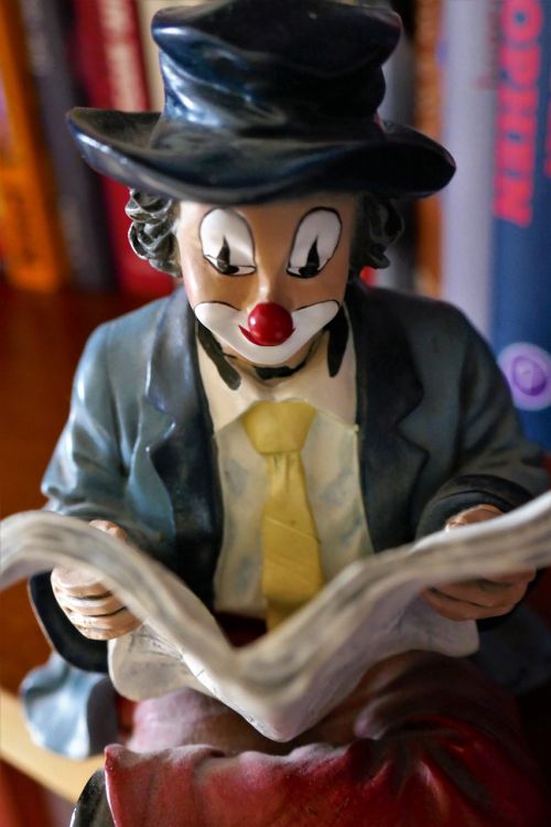figure clown read