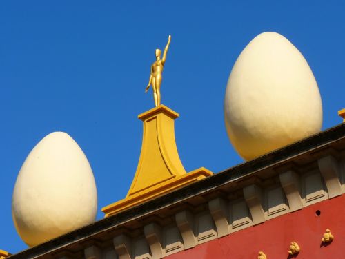figure golden egg