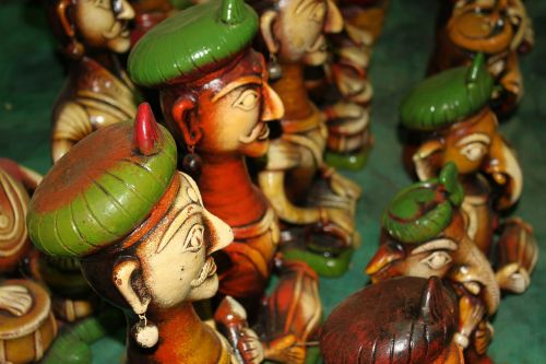 figures ceramic green