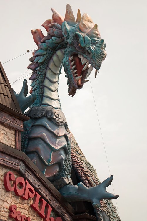 figurine  amusement park  dragon