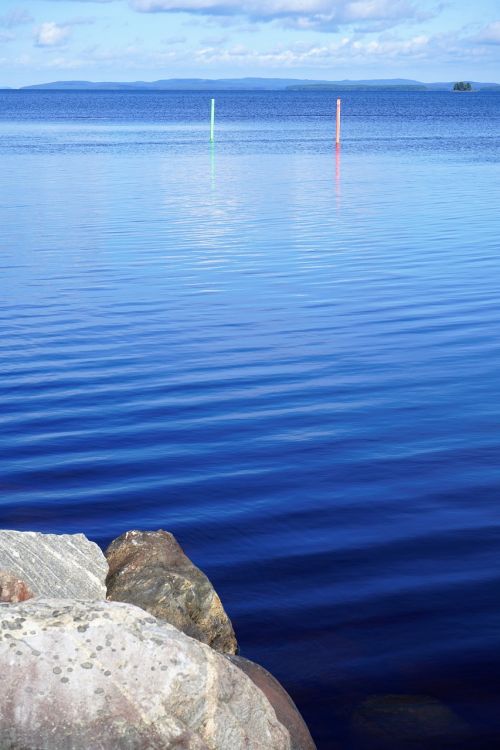 finland lake waves