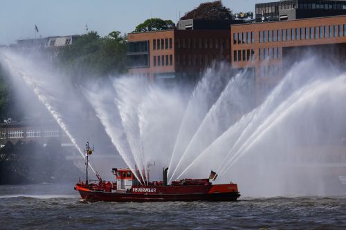 fireboat fire ship water fountains