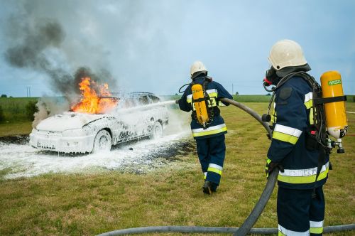 firefighter extinguish fire