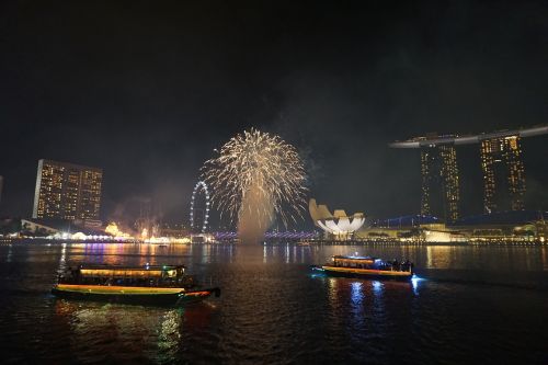 fireworks singapore harbour