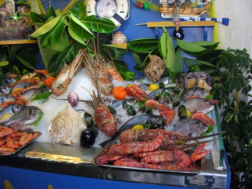 fish fish stall greece
