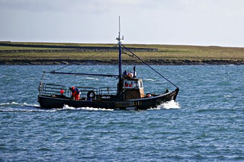 fishing creel boat sea