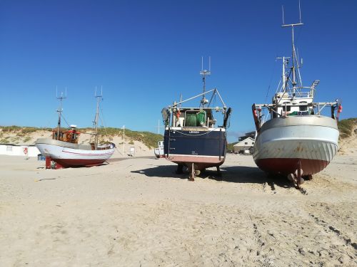 fishing boat beach north sea