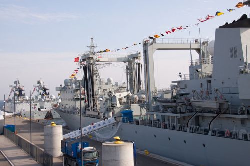 flådebesøg warships berth