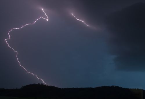 flash thunderstorm night