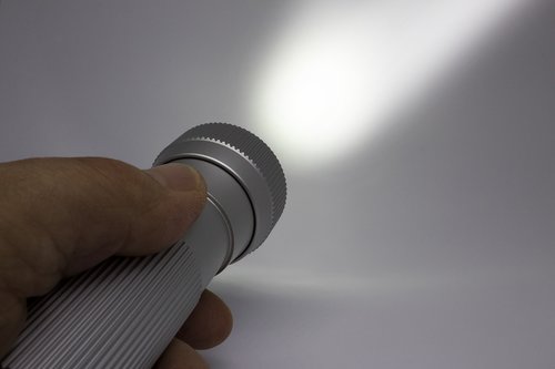 flashlight  hand  led
