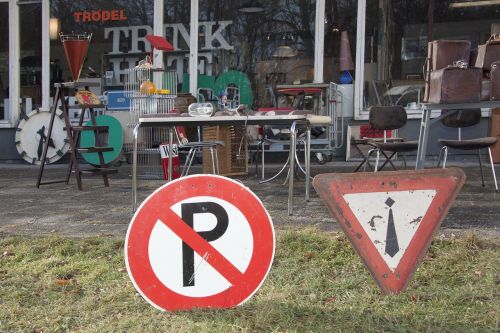 flea market road signs nippes