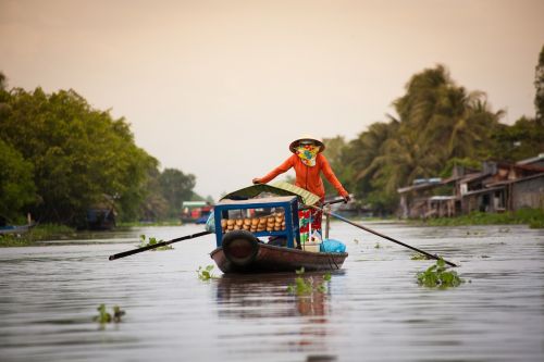 floating market soc trang vietnam