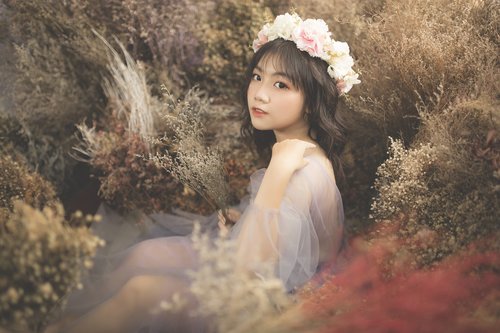 flower  girl  portrait