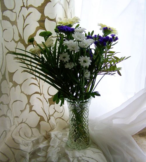flower bouquet white curtain