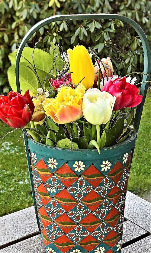 flowers wood basket tulip bouquet