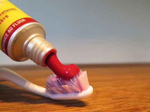 fluorine toothpaste red