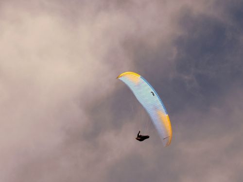 fly paragliding parachute