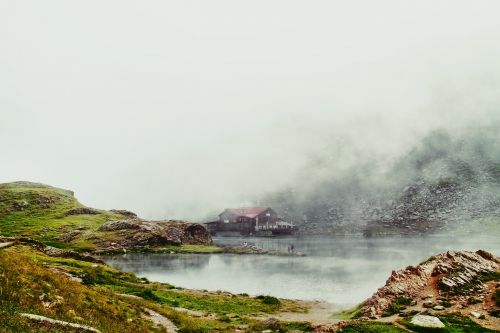 fog house lake