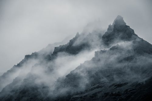 foggy mountains nature