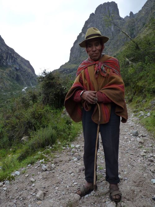 folklore sacred valley peru