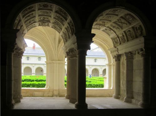 fontevraud abbey france