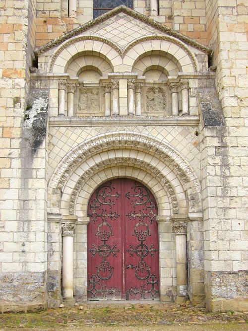 fontevraud abbey portal france