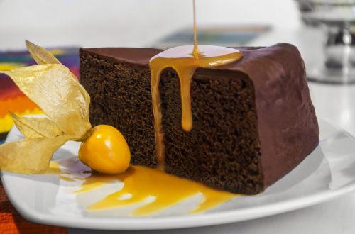 food chocolate cake