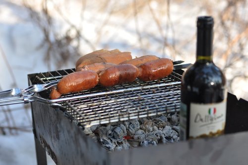 food  wine picnic  smoke