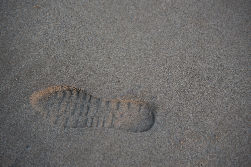 footprint leg sand