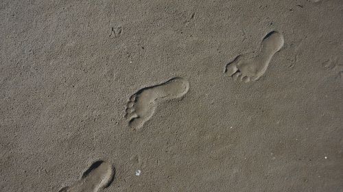 footprint sand traces