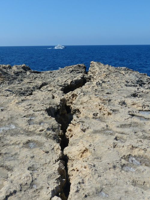 force of nature rock crack